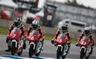 Veda Juara Race 2 ATC, Indonesia Raya Berkumandang di Sirkuit Buriram