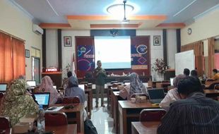 Optimalkan Potensi, Puluhan Guru SMKN 2 Wonogiri Ikut Pelatihan Menulis Artikel