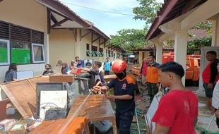 Banjir Sempat Rendam Ruang Kelas & Lab, SMAN 1 Weru Sukoharjo Rugi Rp1,4 M