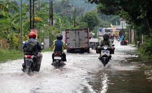 Jalan dan Sekolah di Bayat Klaten Masih Terendam Banjir, Ini Penampakannya