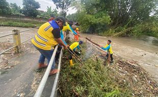 Gandeng Masyarakat Klaten, BBWSBS Gelar Aksi Bersih Sungai Dengkeng