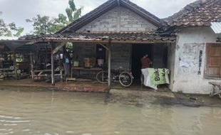 Duh! Sudah Lewat 1 Hari, Permukiman di Balak Klaten Ini Masih Terendam Banjir