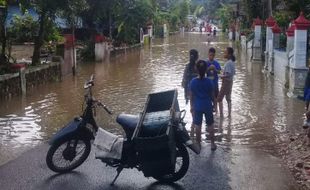 Luweng Tersumbat Sampah Picu Banjir di 3 Desa Wonogiri, 74 Keluarga Terdampak