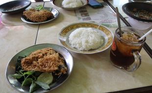 Bebek Goreng Pak Tohir Ceper Klaten, Empuk & Bumbunya Meresap hingga ke Tulang