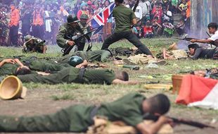 Edukasi Sejarah, Warga Pentaskan Drama Kolosal Benteng Kedung Cowek di Surabaya