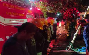 Semalam, 2 Bangunan Rumah Lantai II Hangus Terbakar di Sragen