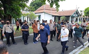 Erick Thohir Cek Persiapan Venue Pernikahan Kaesang-Erina di Pura Mangkunegaran