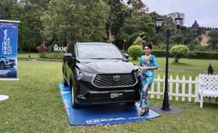 Penjualan Innova Zenix Stabil kala Insentif Mobil Listrik Tak Kunjung Terbit