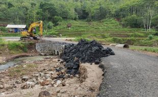 Sempat Putus, 2 Jembatan di Jalan Lingkar Waduk Pidekso Wonogiri Diperbaiki