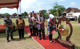 Karya Bakti TNI di Pogung Klaten Rampungkan Betonisasi Jalan 872 Meter