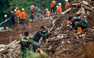 Basarnas Perpanjang Operasi Pencarian Korban Gempa Cianjur Selama 3 Hari