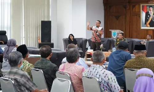 Ketua RW di Salatiga Ikuti Sosialisasi PBG dan SLF