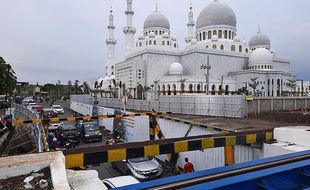 PPMI Assalaam Sukoharjo: Arah Masjid Raya Sheikh Zayed Solo Sesuai Kiblat