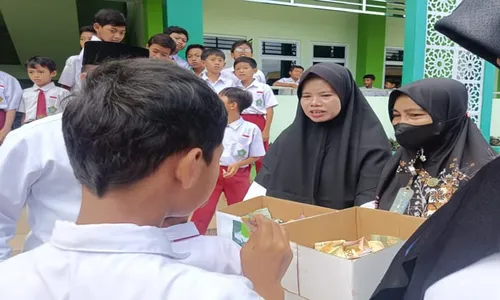 Peduli Cianjur, 827 Siswa MIN 9 Sragen Sisihkan Uang Saku