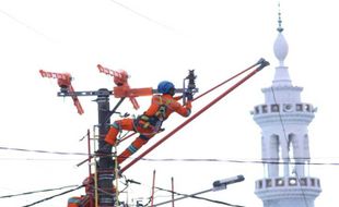 Kenalkan Tim PDKB, Pasukan Elit PLN Bertaruh Nyawa demi Listrik Tetap Menyala