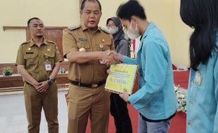 Kini Pemkab Karanganyar Juga Beri Beasiswa untuk Karya Ilmiah