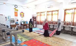 Wah, Penggembira Muktamar di SMP Muhammadiyah PK Solo Dihibur Live Music