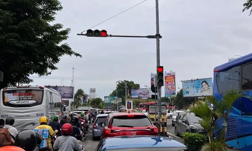 Jadi Lautan Manusia, Jalan Adi Sucipto Solo dan Gang Jalan Macet Parah