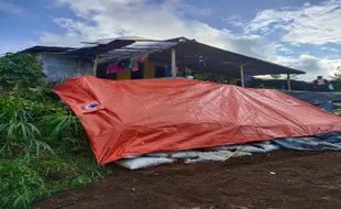 Teras Rumah Warga Selo Boyolali Longsor, Akses Jalan Desa Terganggu