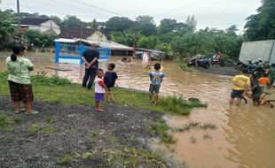 Sejumlah Rumah di Ngringo Karanganyar Terendam Air Luapan Sungai Bengawan Solo