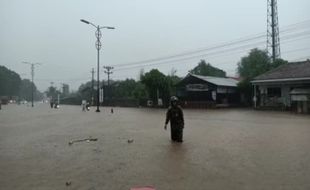 Hujan Deras! Tanah Longsor & Banjir Terjang Sejumlah Titik di Kota Semarang