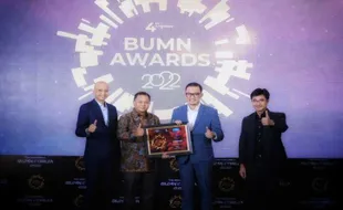 Semen Gresik Raih 2 Penghargaan BUMN Awards Kategori Building Materials Company