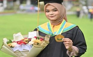 Cyndy Lovitasari Lulus Cumlaude, 4 Tahun Kuliah Dibiayai dari Juara Lomba