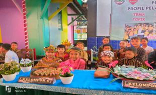 Wow! Puluhan Anak SDN 8 Boyolali Pamer Jajanan Pasar Tradisional Buatan Sendiri