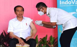 Presiden Jokowi Suntik Vaksin Booster Kedua Gunakan Vaksin Indovac