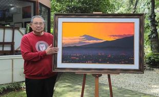 Menarik! Lukisan Karya SBY Bakal Dijual di Pasar Seni Lukis Surabaya