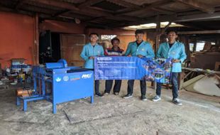 Mahasiswa UNS Bikin Mesin Purus Kayu Terintegrasi untuk Dorong Produksi Mebel