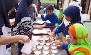 Jos! Siswa SD Muhammadiyah PK Boyolali Minum Susu Sapi Massal, 100 Liter Ludes