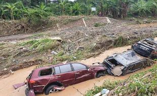 Cerita Warga Korban Banjir Ngaliyan Semarang, 7 Mobil Hanyut, Alarm Masih Nyala