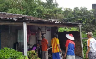 Puting Beliung Sapu Kerdukepik Wonogiri, Sejumlah Atap Rumah Warga Hilang