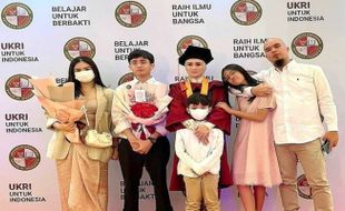 Mulan Jameela Bagikan Momen Wisuda