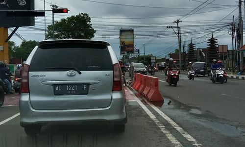 Duh. 25 Water Barrier di Jalan-Jalan Karanganyar Hilang Dicuri