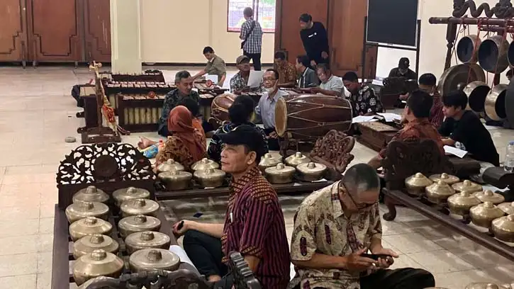 Erimning dugonasi meni sikayapti