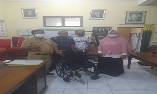 Hore! Penyandang Disabilitas Bolopleret Klaten Dapat Bantuan Kursi Roda