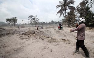 PVMBG Keluarkan Larangan Aktivitas Radius 15 Km dari Puncak Pascaerupsi Semeru