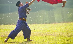 Warisan Budaya Dunia Pencak Silat Betawi: Kombinasi Pukulan dan Gerakan Kaki