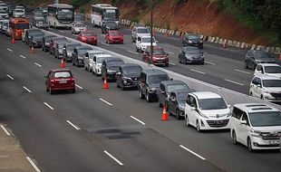 Meski Berbahaya, Menhub Klaim Contraflow Bikin Arus Mudik Lancar