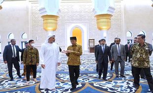 MBZ University Uni Emirat Arab akan Ikut Kelola Masjid Raya Syeikh Zayed Solo