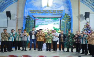 Ibadah Natal di Klaten Khidmat, Gereja Dipenuji Jemaat dengan Kapasitas 100%