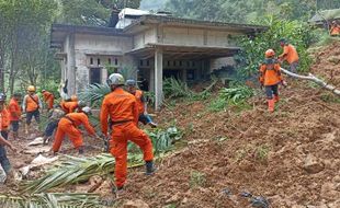 Suara Gemuruh Selamatkan Satu Keluarga di Ngargoyoso Karanganyar dari Longsor