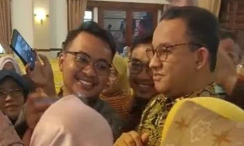 Jagong di Graha Saba Solo, Anies Baswedan Jadi Rebutan Emak-Emak Minta Selfie