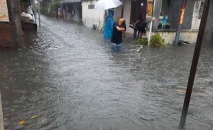 Banjir Genangi Ratusan Rumah di Semanggi Solo, Jalan Sempat Ditutup