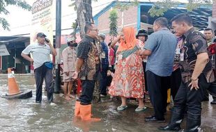 Tinjau Banjir di Genuk, Wali Kota Semarang Temukan Proyek Jalan Sumbat Air