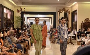 Pamerkan Koleksi Batik Terkini, Danar Hadi Solo Geber Fashion Show di 5 Kota