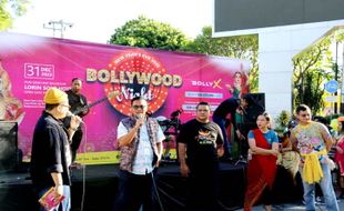 Seru! Pre-Event Tahun Baru Lorin Solo Hotel di CFD Dimeriahkan Bolly X Dance