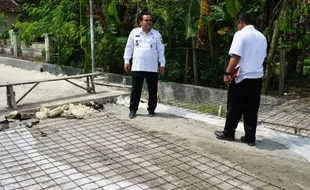 Bupati Arief Pastikan Pembangunan Jalan Bankeu Bojonegoro Selesai Pekan ini